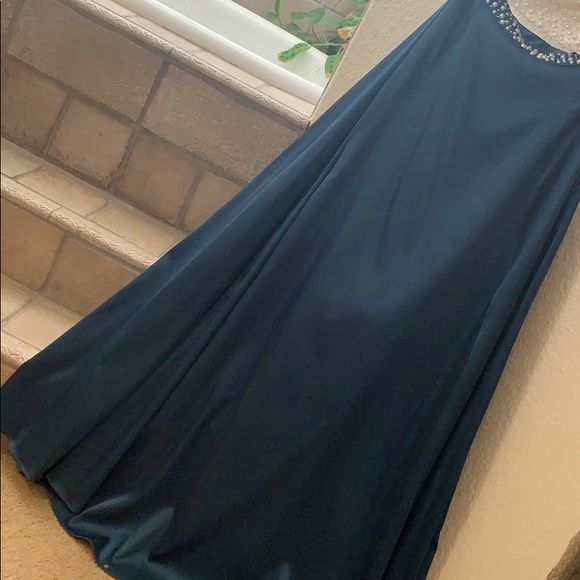 PROM DRESS - Picture 2 of 8